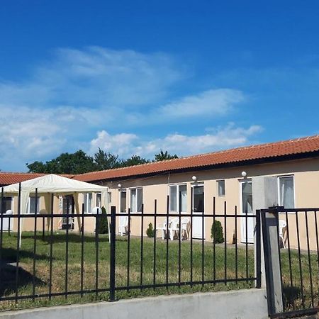 Krimski Bungalows Bjala Exteriör bild