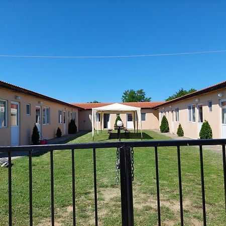 Krimski Bungalows Bjala Exteriör bild