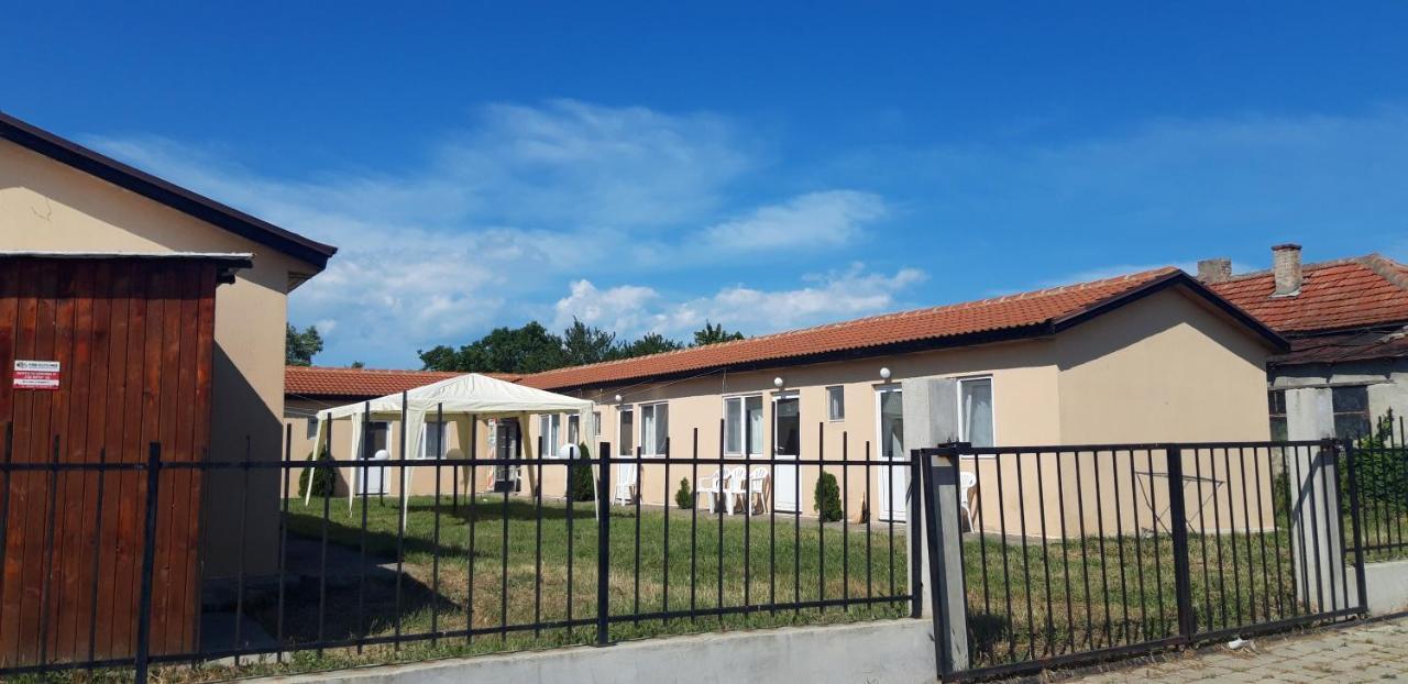 Krimski Bungalows Bjala Exteriör bild